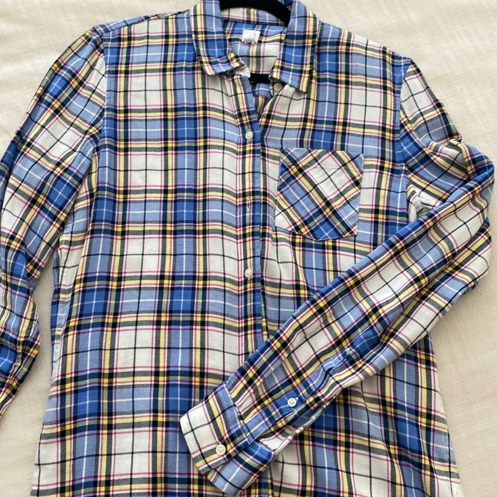 NWOT Gap plaid button down shirt